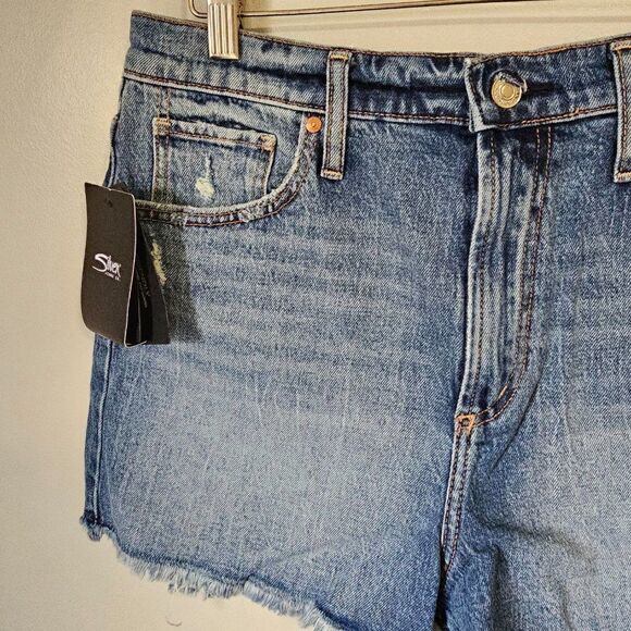 NWT SILVER JEANS HIGHLY DESIRABLE UNIVERSAL FIT HI RISE SHORT ECO FRIENDLY 30W - Picture 3 of 16